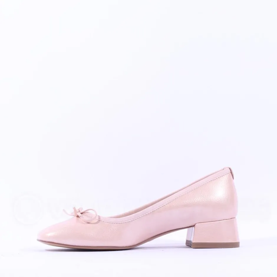 Women Tamaris Almira Bow Tie Block Heel Pump - Powder