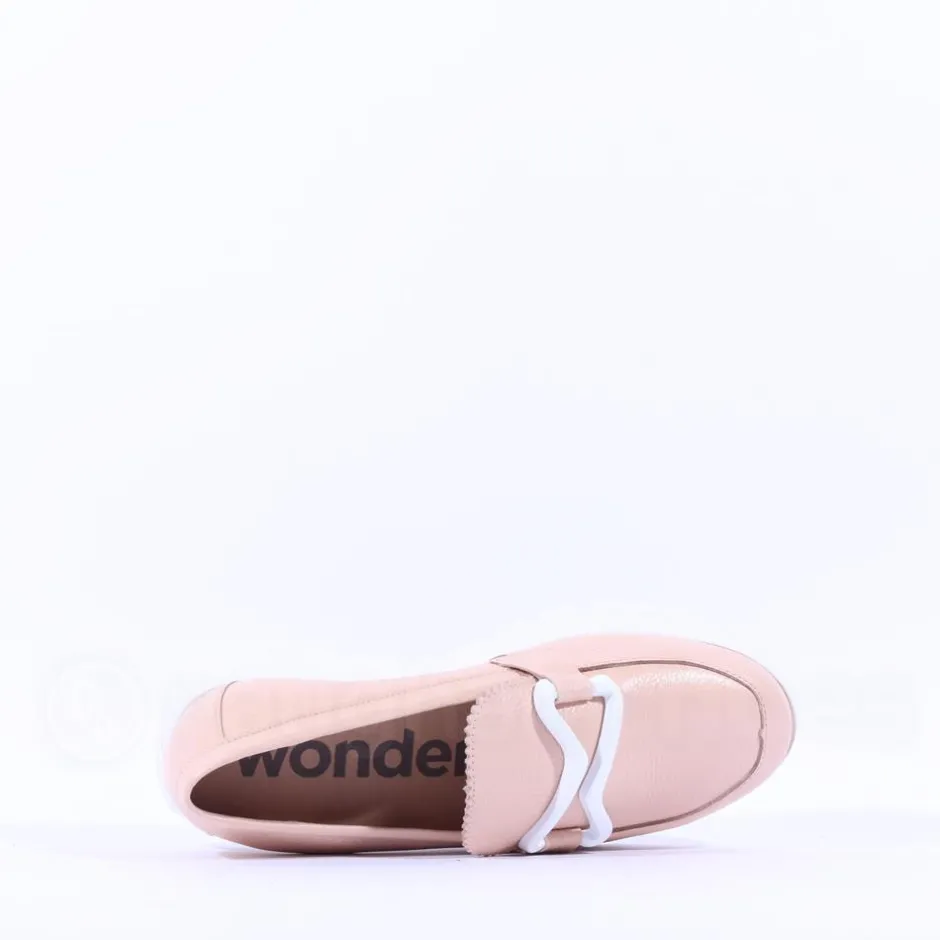 Women Wonders Aura Infinity Link Slip On - Nude Leather