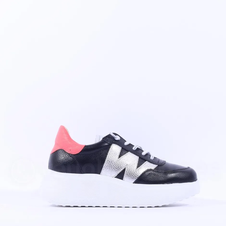 Women Wonders Berlin Platform Bungee Trainer - Black Coral