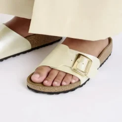 Women Birkenstock Catalina Cushion Buckle Bf - Graceful Pearl White