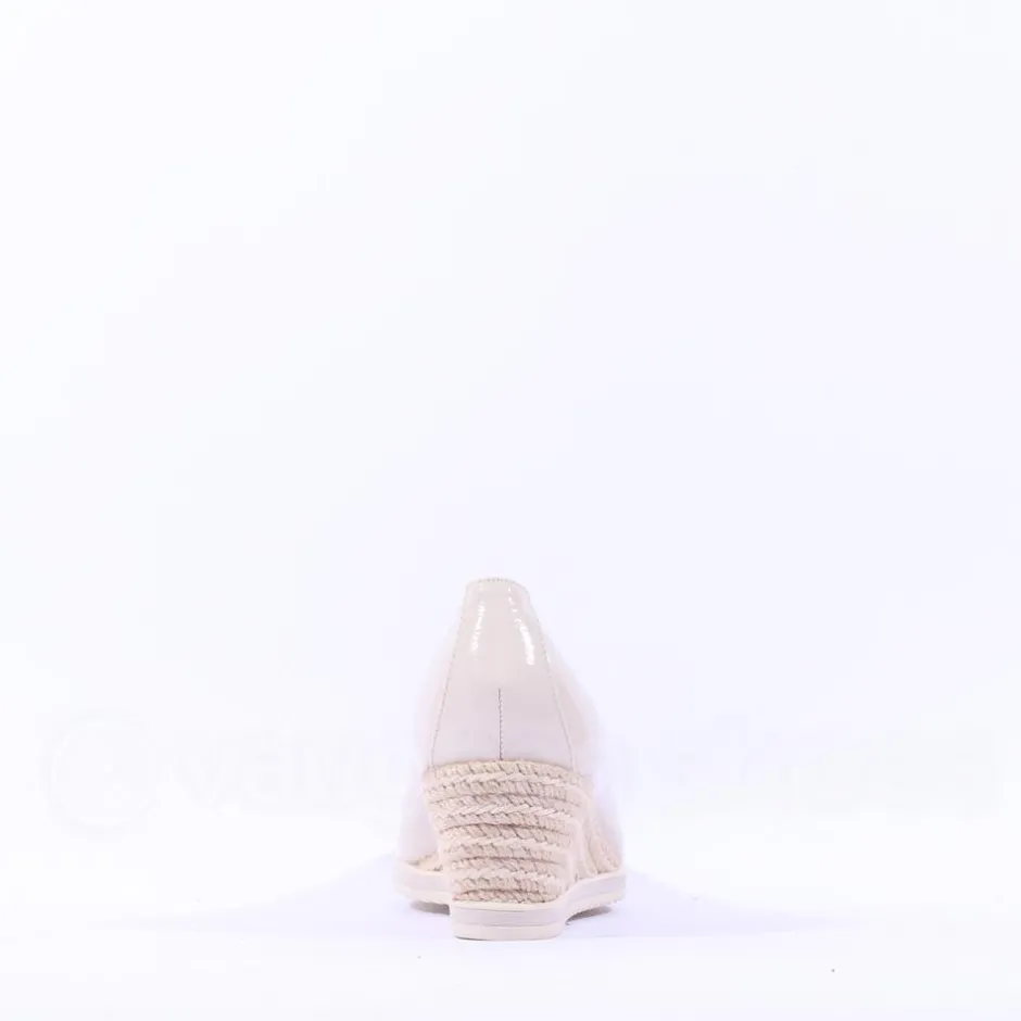 Women Tamaris Dajana Espradrille Wedge - Beige Patent