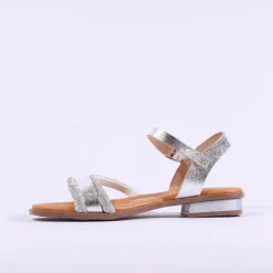 Women Oh My Sandals Flat Glitter Strap Sandal - Silver Sparkle