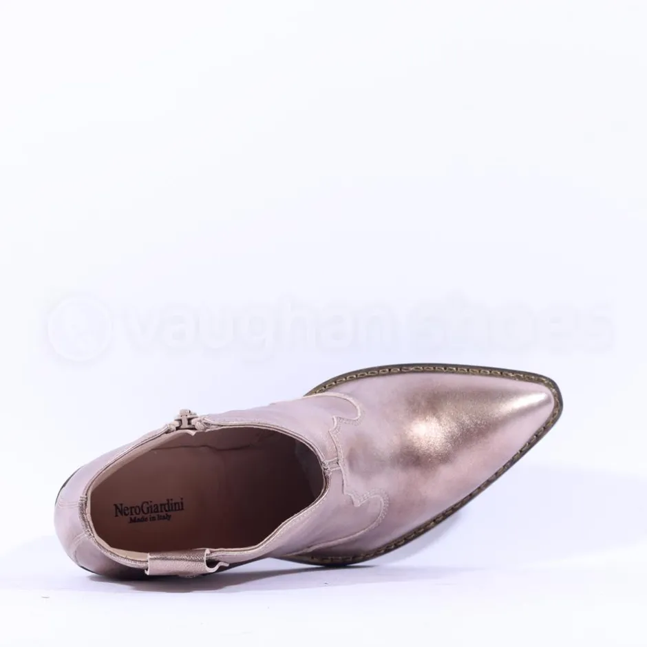 Women NeroGiardini Low Cut Block Heel Western - Gold Leather