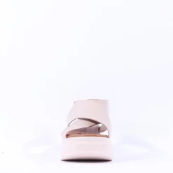 Women Tamaris Wren Cross Platform Sandal - Ivory
